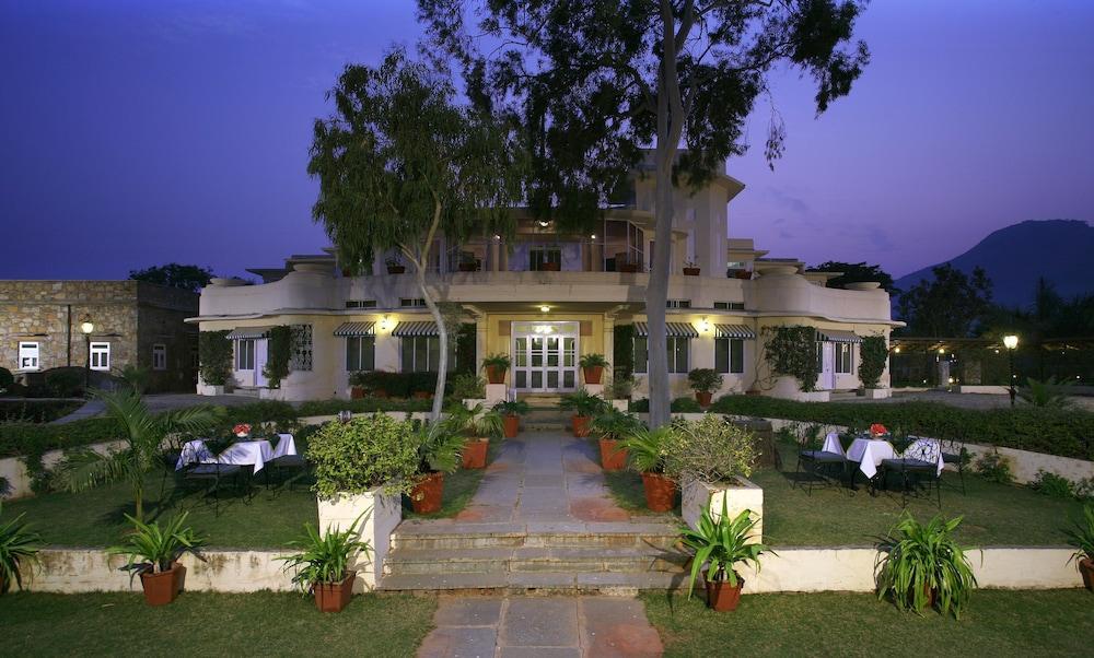 Shikarbadi Hotel - By The Lake Heritage By Hrh Group Of Hotels Udaipur Exterior foto