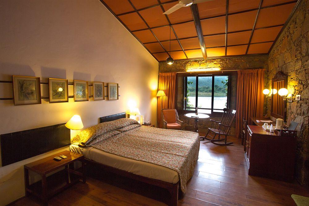 Shikarbadi Hotel - By The Lake Heritage By Hrh Group Of Hotels Udaipur Exterior foto