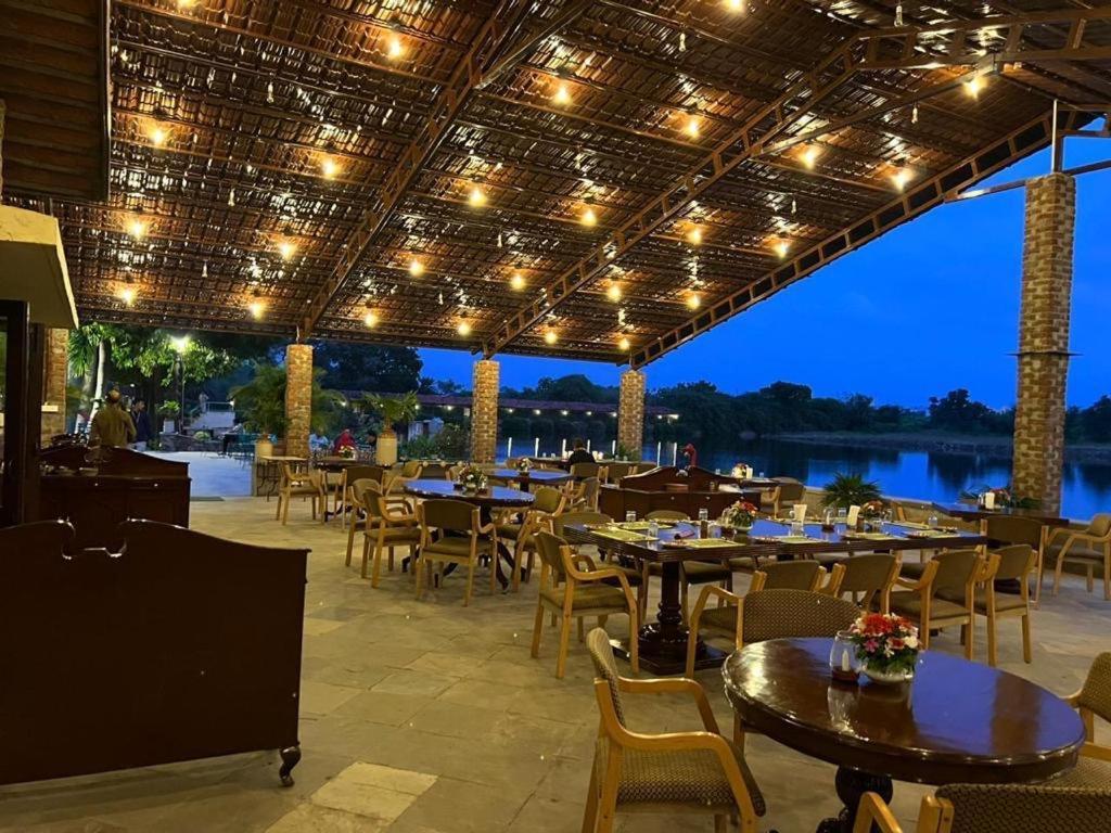 Shikarbadi Hotel - By The Lake Heritage By Hrh Group Of Hotels Udaipur Exterior foto