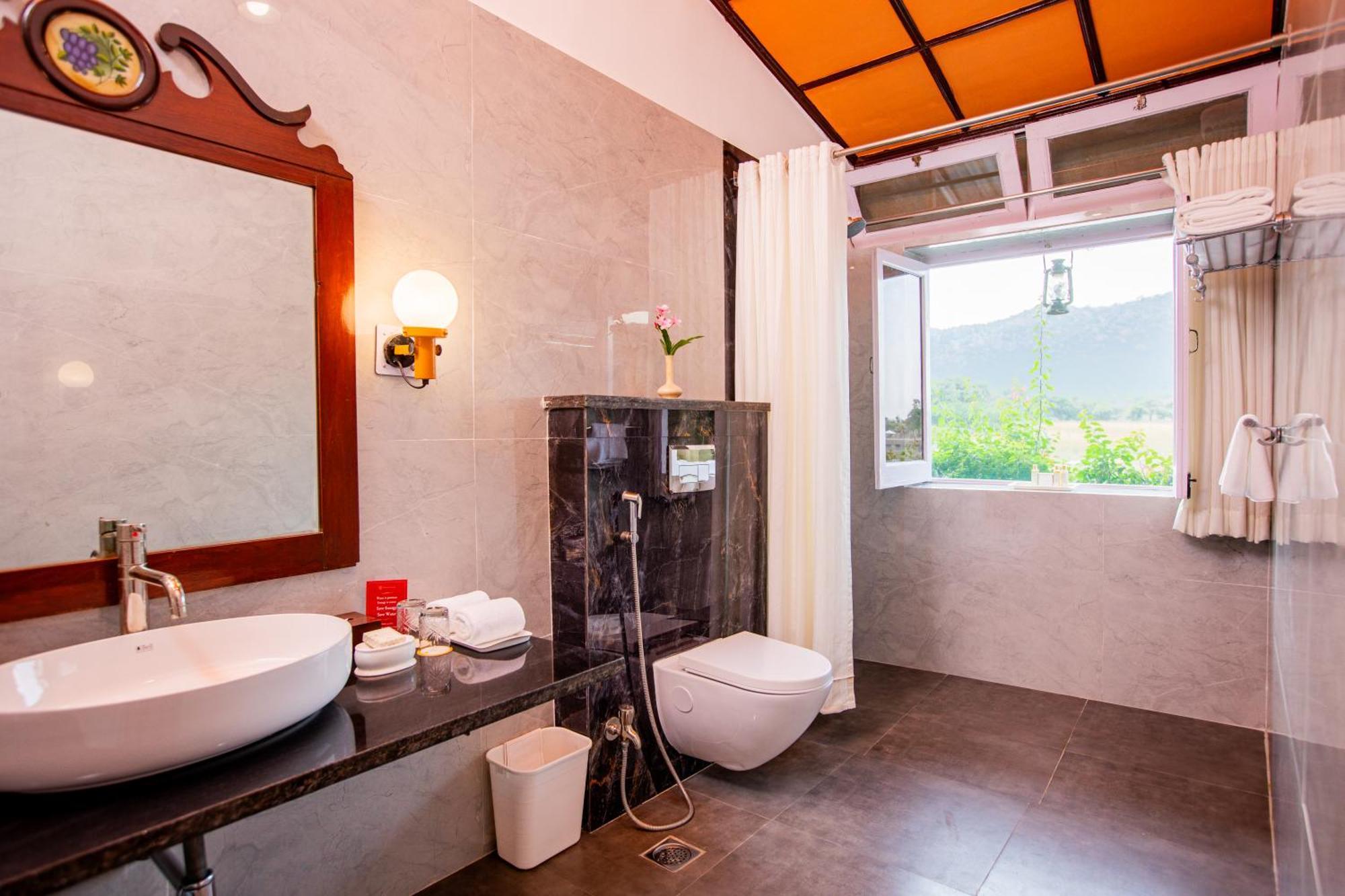 Shikarbadi Hotel - By The Lake Heritage By Hrh Group Of Hotels Udaipur Exterior foto