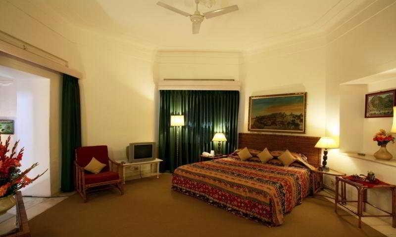 Shikarbadi Hotel - By The Lake Heritage By Hrh Group Of Hotels Udaipur Exterior foto